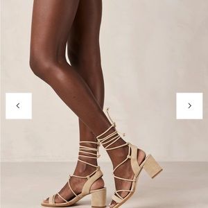 Alohas Sophie - Beige Suede Sandals size 39